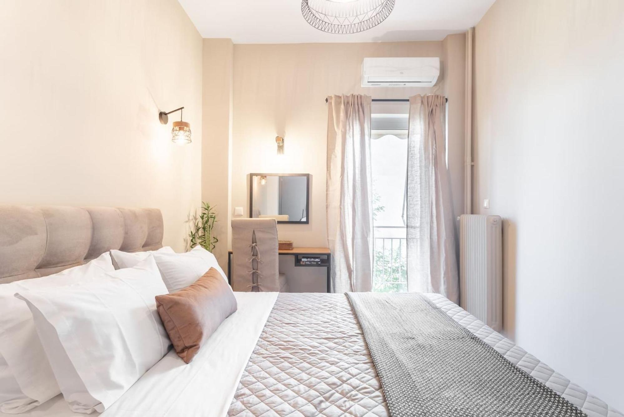 Deluxe 3-Bdrm Urban-Industrial Apt At Acropolis Aten Exteriör bild